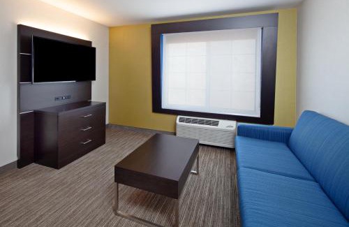 Oakland Hotel | Cozy Holiday Inn Express & Suites Oakland - Airport Stay
