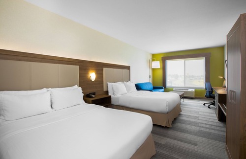 Ontario Hotel | Discover Holiday Inn Express & Suites Ontario with Pool Access
