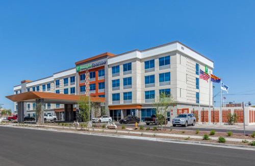 Governmental Mall Hotel | Comfortable Stay at Holiday Inn Express & Suites Phoenix