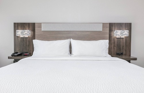 Plano Hotel | Guest Rated: 9.2 at Holiday Inn Express & Suites Plano North