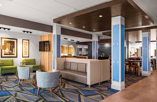 Sanford Hotel | Ideal Stay at Holiday Inn Express & Suites Sanford-Lake Mary