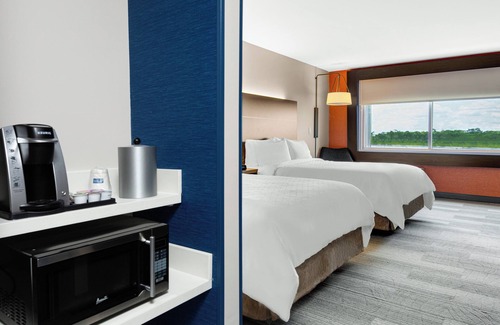 Sanford Hotel | Ideal Stay at Holiday Inn Express & Suites Sanford-Lake Mary