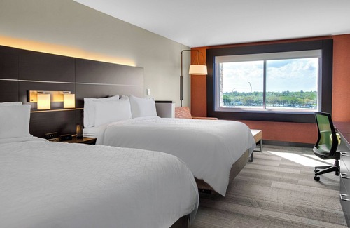 Sanford Hotel | Ideal Stay at Holiday Inn Express & Suites Sanford-Lake Mary