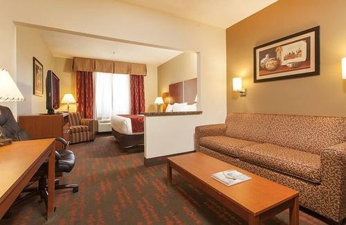Southside Hotel | Family-Friendly Stay at Holiday Inn Express Santa Fe