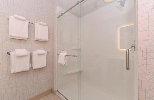 Trinity Hotel | Modern Comfort at Holiday Inn Express & Suites Trinity
