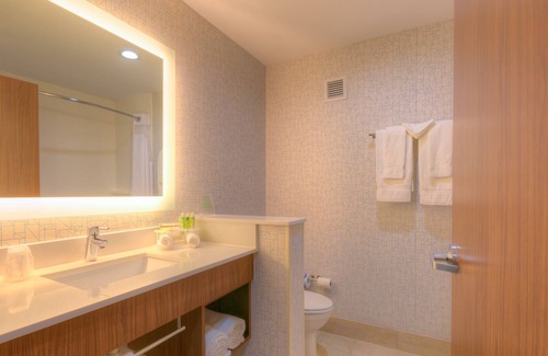Tulsa Hotel | Top-Rated Holiday Inn Express & Suites Tulsa Midtown Getaway