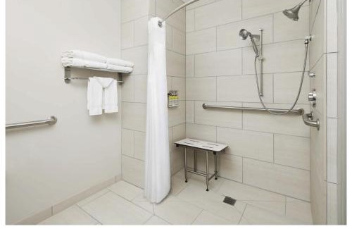 Valdosta Hotel | Elevated Comfort at Holiday Inn Express & Suites - Valdosta