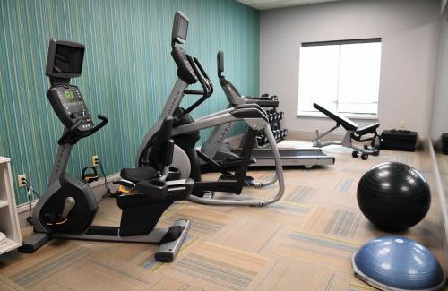 Valdosta Hotel | Elevated Comfort at Holiday Inn Express & Suites - Valdosta