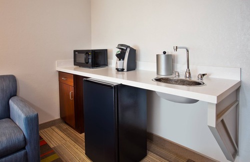 Webster Hotel | Top-Rated Holiday Inn Express Rochester Webster with Pool