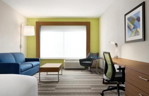 Wilder Hotel | Inviting Holiday Inn Express & Suites in Cincinnati South