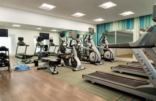 Grandville Hotel | Relaxing Getaway at Holiday Inn Express & Suites Wyoming