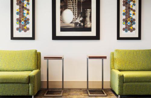 Grandville Hotel | Relaxing Getaway at Holiday Inn Express & Suites Wyoming