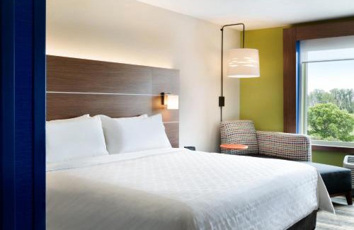 Grandville Hotel | Relaxing Getaway at Holiday Inn Express & Suites Wyoming