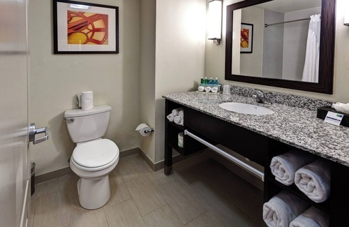 Maize Hotel | Inviting Holiday Inn Express & Suites Wichita Northwest Stay