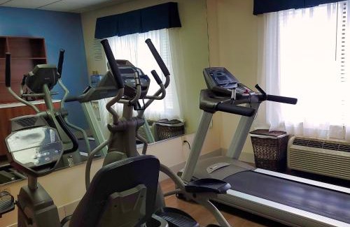 Wilson Hotel | Inviting Holiday Inn Express & Suites Wilson-Downtown Stay