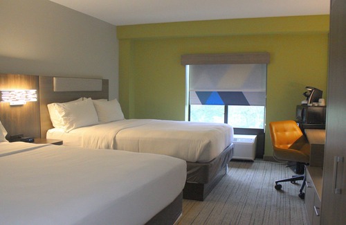 Wilson Hotel | Convenient Stay at Holiday Inn Express & Suites Wilson-Downtown