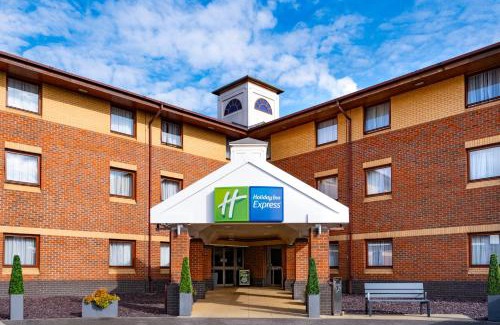 Taunton Hotel | Pet-Friendly Holiday Inn Express Taunton East with Breakfast
