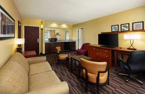 Tifton Hotel | Convenient Stay at Holiday Inn Express Tifton, IHG Hotel