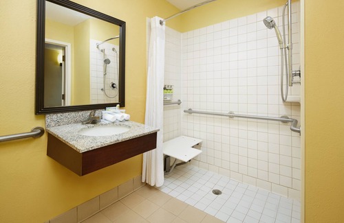 Tifton Hotel | Convenient Stay at Holiday Inn Express Tifton, IHG Hotel