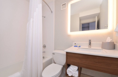 Towson Hotel | Ideal Stay at Holiday Inn Express Towson - Baltimore North