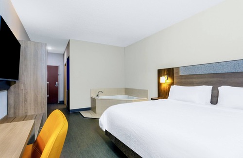 North Beach Hotel | Top-Rated Holiday Inn Express & Suites Near Jacksonville Beach