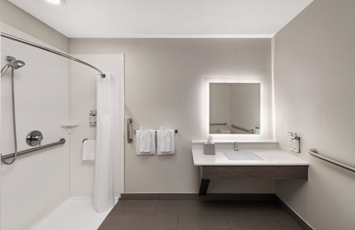 Boynton Beach Hotel | Comfortable Stay at Holiday Inn Express Boynton Beach West