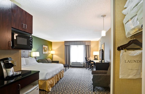 Christiansburg Hotel | Relax at Holiday Inn Express & Suites Christiansburg