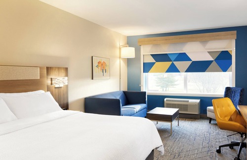 Christiansburg Hotel | Relax at Holiday Inn Express & Suites Christiansburg