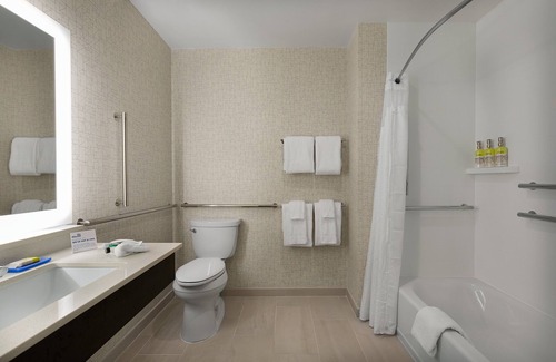 Cape Fear Hotel | Top-Rated Holiday Inn Express Fayetteville South with Spa & Pool