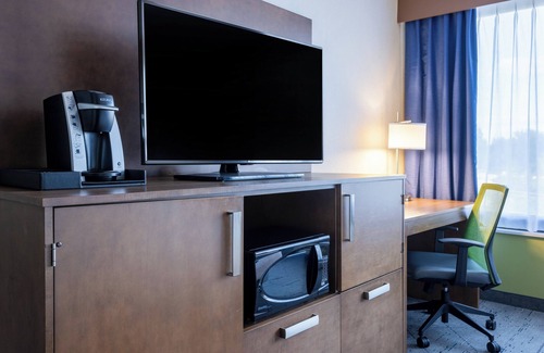 Fort Washington Hotel | Discover Holiday Inn Express & Suites Ft. Washington, IHG
