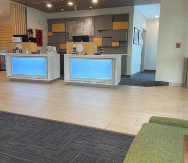 Sharpstown Hotel | Holiday Inn Express