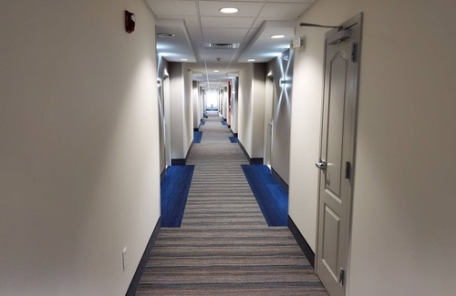 Junction City Hotel | Comfortable Stay at Holiday Inn Express & Suites Junction City