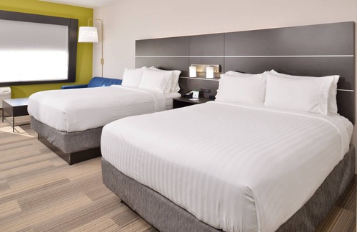 Lee's Summit Hotel | Top-Rated Holiday Inn Express & Suites in Lee's Summit