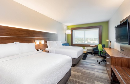 Moreno Valley Hotel | Discover Holiday Inn Express & Suites Moreno Valley, CA