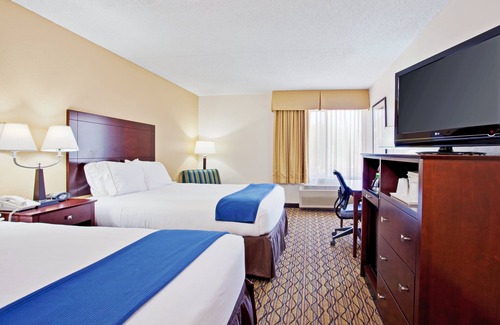 Central Scottsdale Hotel | Inviting Holiday Inn Express Scottsdale North with Pool & Spa