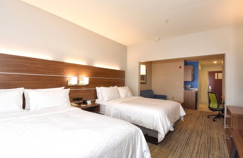 Southern Pines Hotel | Discover Holiday Inn Express Southern Pines: Top-Rated Amenities
