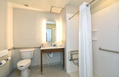 Southern Pines Hotel | Discover Holiday Inn Express Southern Pines: Top-Rated Amenities