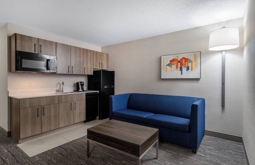 White Bear Lake Hotel | Discover Holiday Inn Express & Suites Vadnais Heights