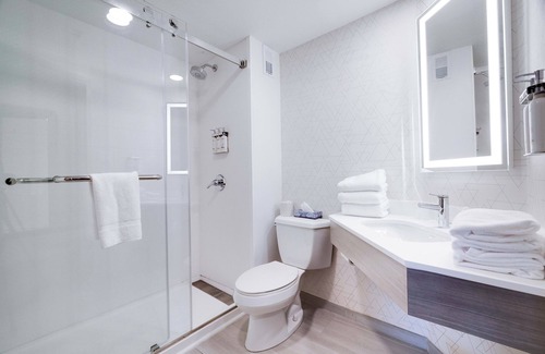 Wilkes-Barre Hotel | Comfortable Stay at Holiday Inn Express Wilkes Barre East