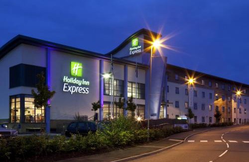 Walsall Hotel | Comfortable Stay at Holiday Inn Express Walsall M6, J10
