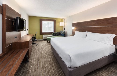 Warrenton Hotel | Guest-Rated 9.2: Holiday Inn Express Warrenton Awaits!