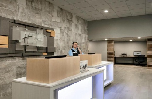 Williamsburg Hotel | Comfortable Holiday Inn Express Near Busch Gardens Area