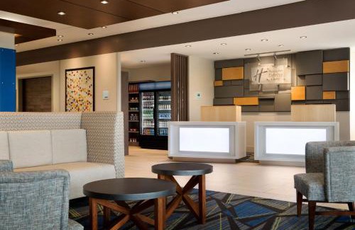 Centreville Hotel | Comfortable Stay at Holiday Inn Express Wilmington North