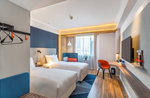 Lianhu Hotel | Exceptional Stay at Holiday Inn Express Xi'An Ancient Town West