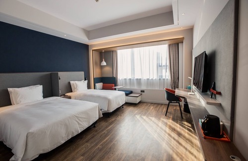 Zhonglou Shangquan Hotel | Discover Holiday Inn Express Xi'An Bell Tower - Guest Favorite!