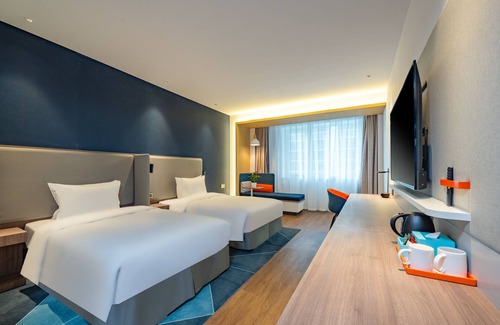 Gaoxin Hotel | Convenient Holiday Inn Express Xi'an with Breakfast & Kitchen