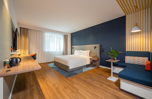 Gaoxin Hotel | Convenient Holiday Inn Express Xi'an with Breakfast & Kitchen