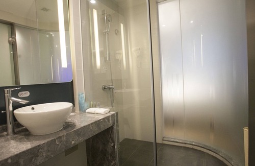 Siming Hotel | Modern Comfort at Holiday Inn Express Xiamen City Center