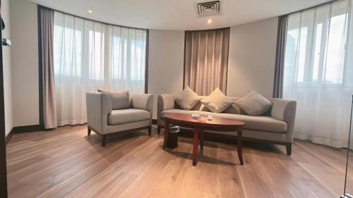 Siming Hotel | Discover Holiday Inn Express Xiamen Lushan - Shopping Hub