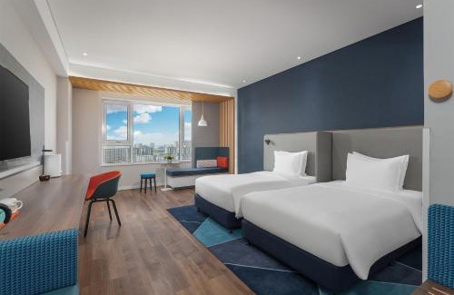 Jinfeng Developing Area Hotel | Comfortable Holiday Inn Express Yinchuan Downtown - Breakfast Included